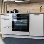 Kms Homes - Modern - Near Legoland Guenzburg Apartman *