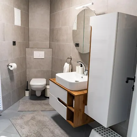 Kms Homes - Air Conditioning - Near Legoland アパート